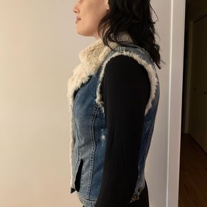 Guess lined vest small